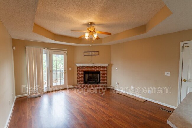 Foto del edificio - 1009 Norwood Ct