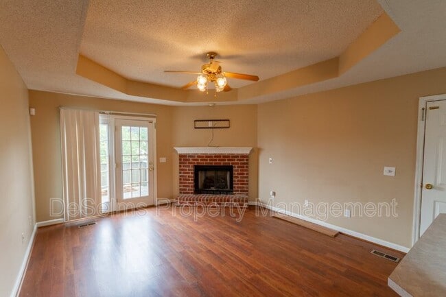 Photo - 1009 Norwood Ct House