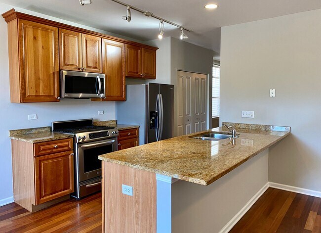 Foto del edificio - Stunning 2 Story, 4 Bed/3.5 Bath Single Fa...