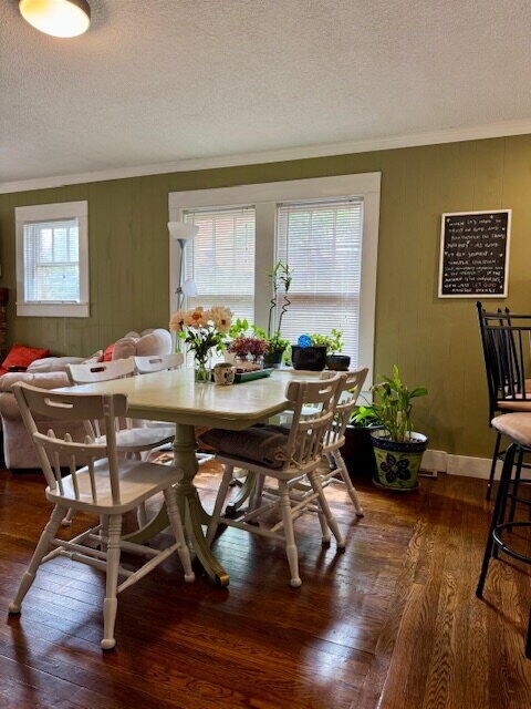 Building Photo - Charming Duplex Very Close To Tech!