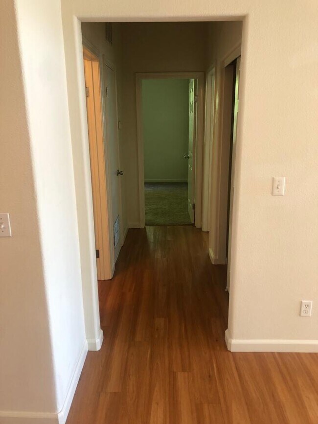 Building Photo - 2 bedroom in Santa Rosa CA 95409