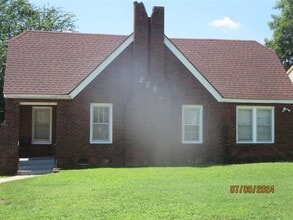 Building Photo - 2308 NE 21st St