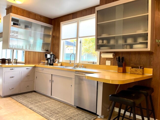 Foto del edificio - 1844 Heather Ln