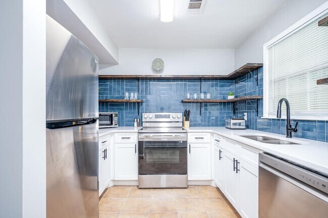 Foto del edificio - 1267 Sweet Pine Dr