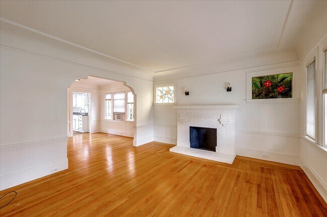Building Photo - 1439 Paloma Ave