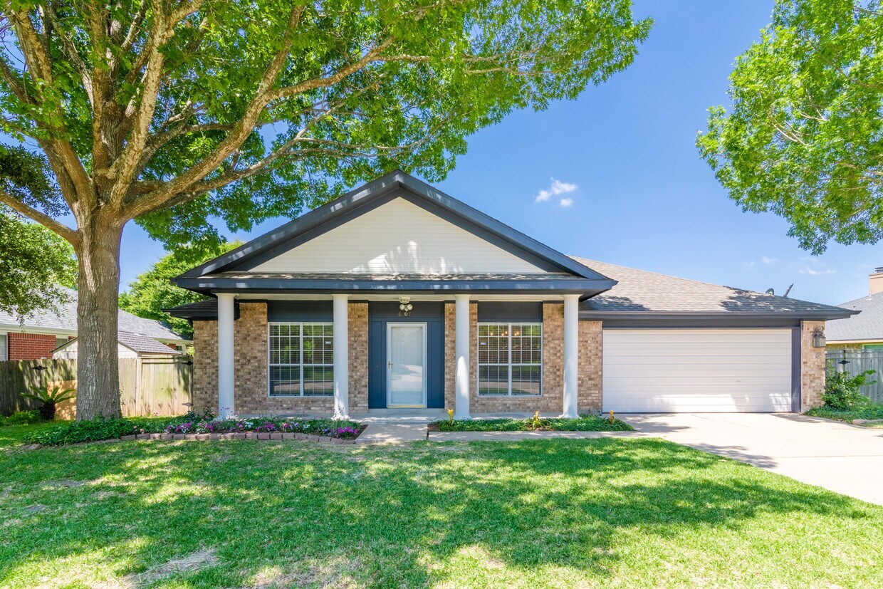 Primary Photo - 6707 Carisbrooke Ln
