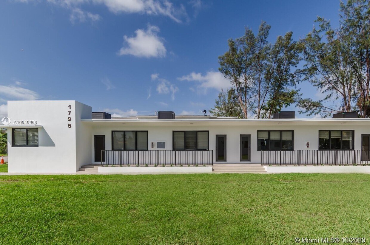 Primary Photo - 1795 Normandy Dr