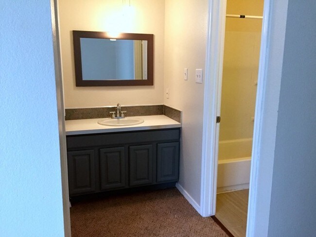 Foto del edificio - 2702 Little Valley Cove