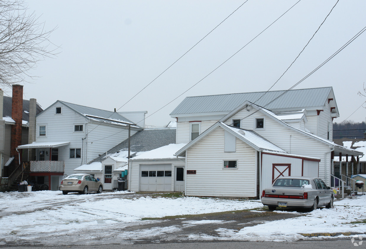 Building Photo - 104 Turnpike St