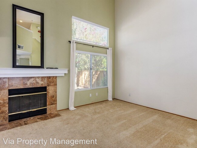 Building Photo - 3 br, 2.5 bath House - 905 Country Run Dr