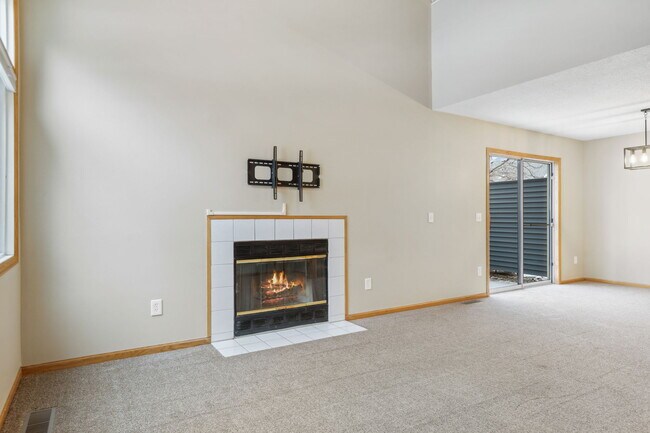 Building Photo - 4856 Helena Ln N