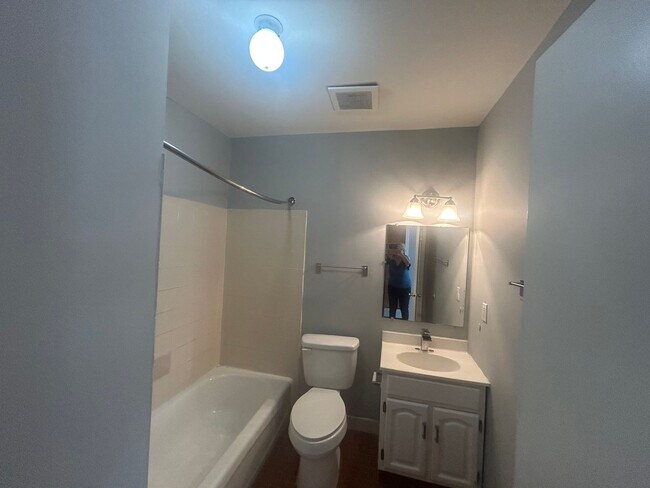 Foto del edificio - 510 W Queen Ln
