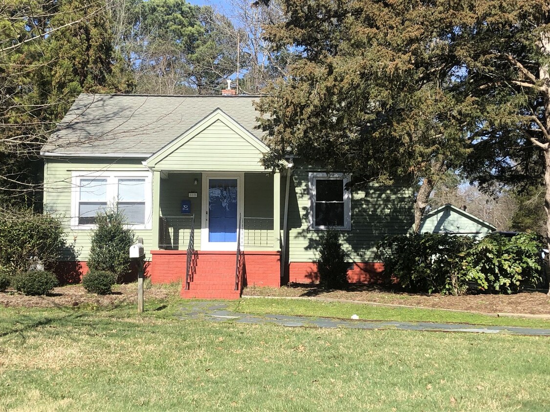 Foto principal - Cute Cottage in Carrboro (Lease Takeover)