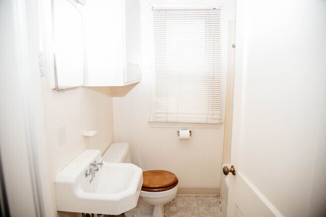 Foto del edificio - 219 W Maple St