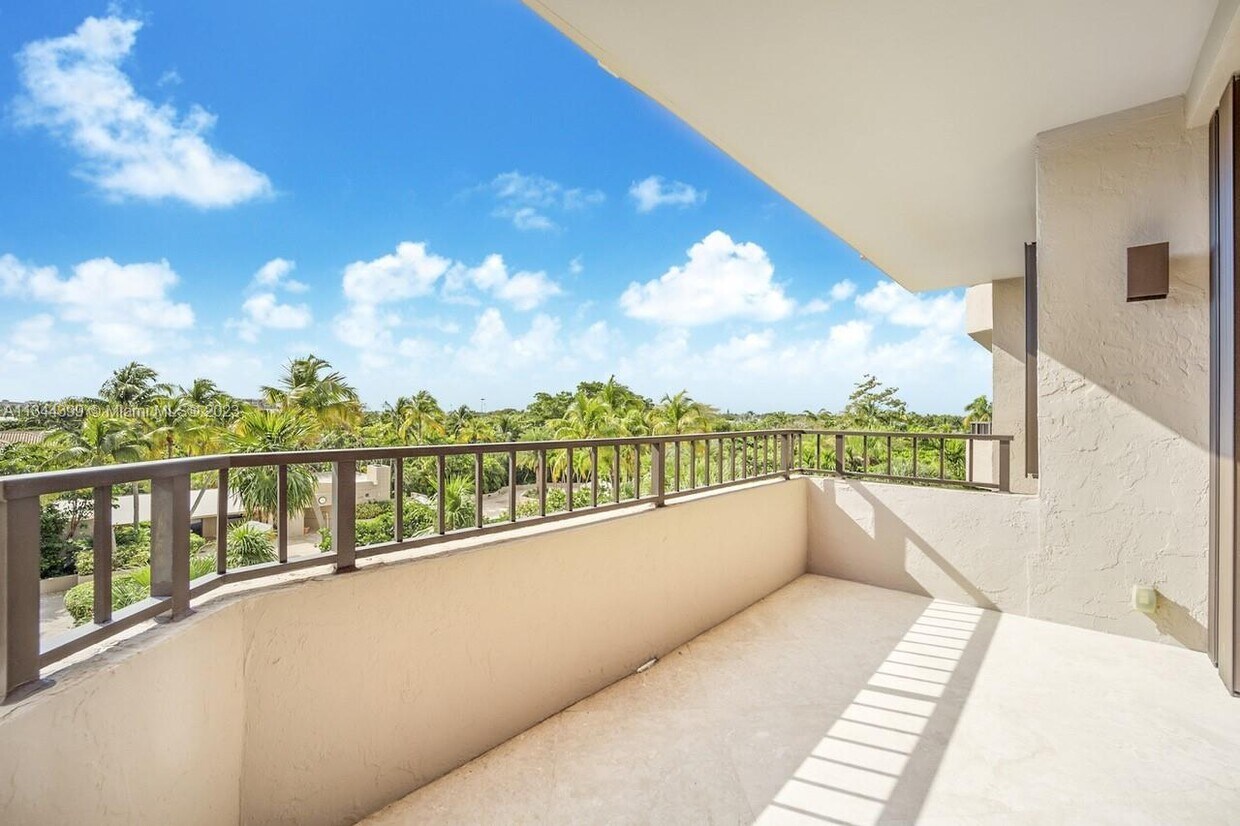 151 Crandon Blvd Unit 439, Key Biscayne, FL 33149 Condo for Rent in