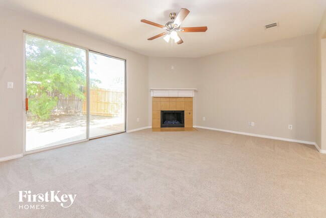 Foto del edificio - 2931 Clear Creek Dr