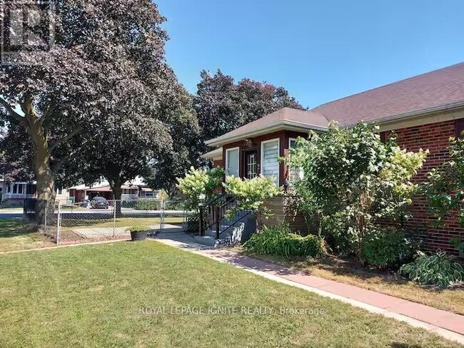 Building Photo - 2 Waringstown Dr