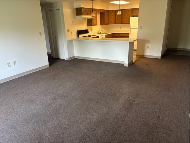Building Photo - 2453 Kingston Ct