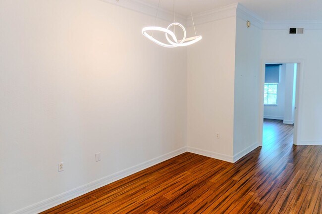 Building Photo - 501 Mirasol Cir