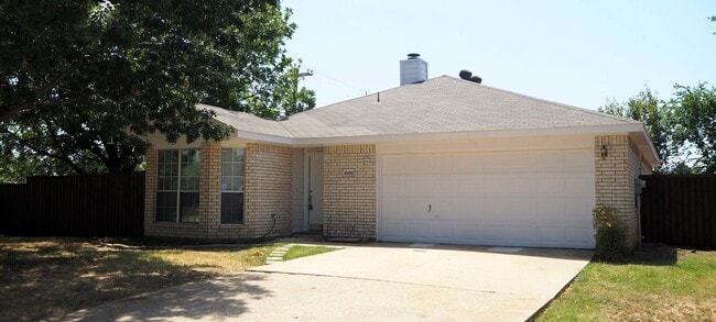 Building Photo - 1000 Waterview Dr