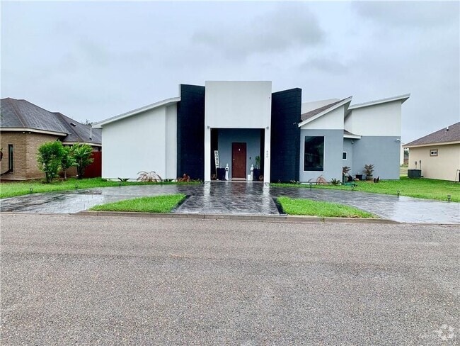 Building Photo - 800 New Orleans Cir