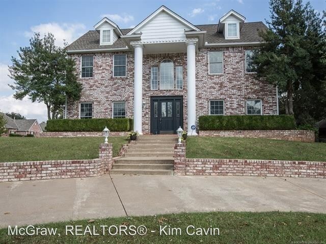 Primary Photo - 4 br, 3 bath House - 3610 S. Orange Circle
