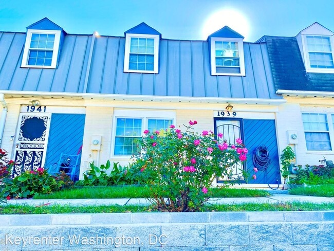 Building Photo - 4 br, 2 bath House - 1939 Village Green Dr