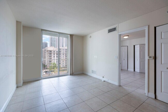 Foto del edificio - 423 NE 23rd St