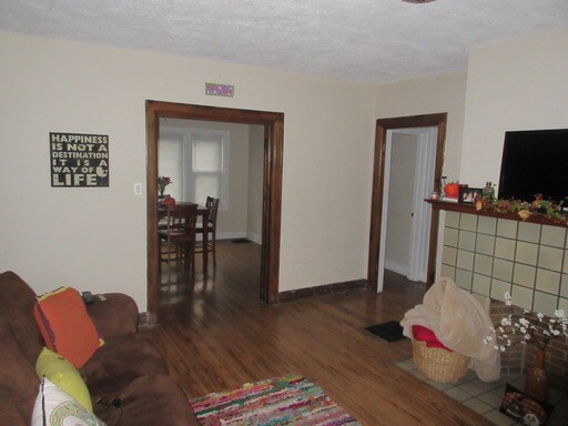 Building Photo - 1358 Dennison Ave