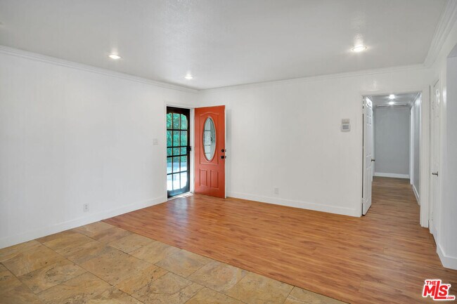 Building Photo - 1845 Norval St