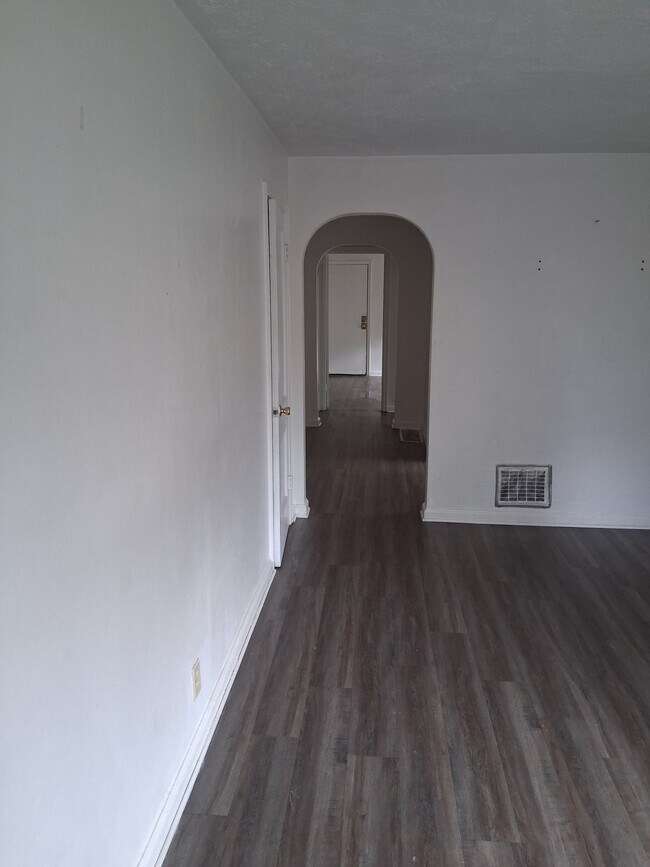 Foto del edificio - 644 Redwood Ave