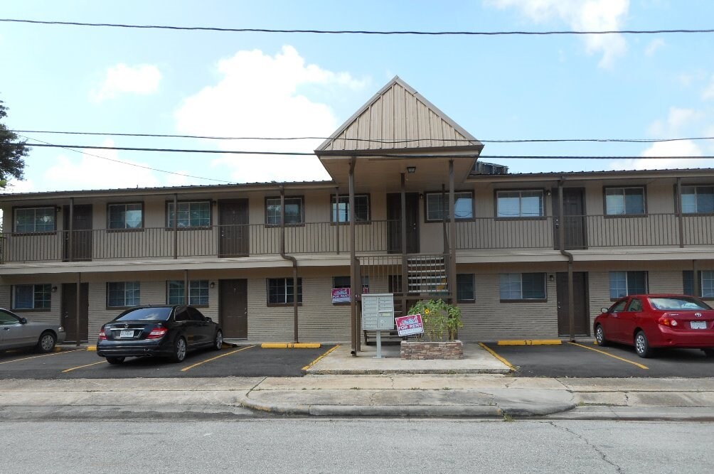 Primary Photo - 5626 Harriet St