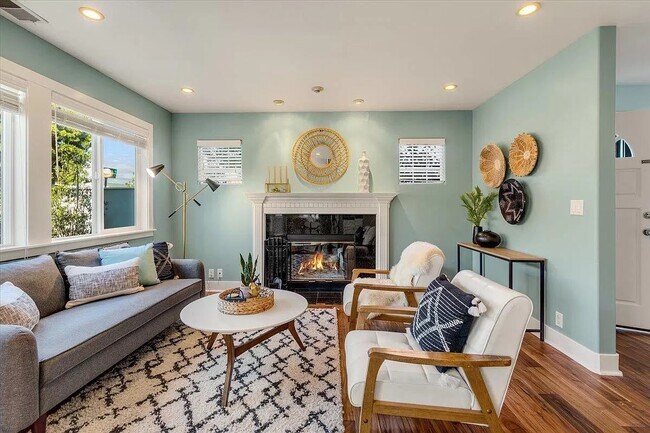 Foto del edificio - 1328 Leila Ct