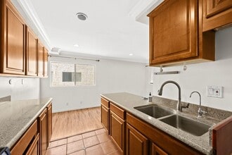 Building Photo - 1339 N Columbus Ave