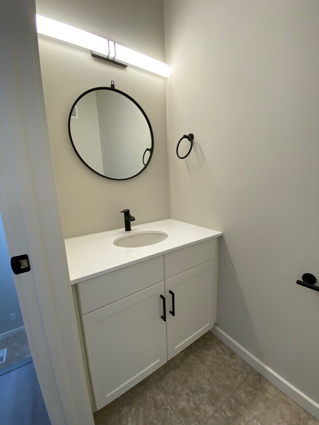 Photo du bâtiment - 12 Crystal Ave