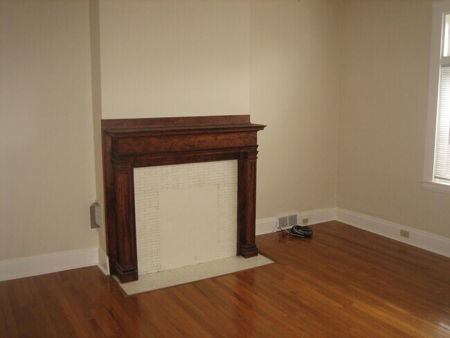 Foto del edificio - 142 S Bryant Ave