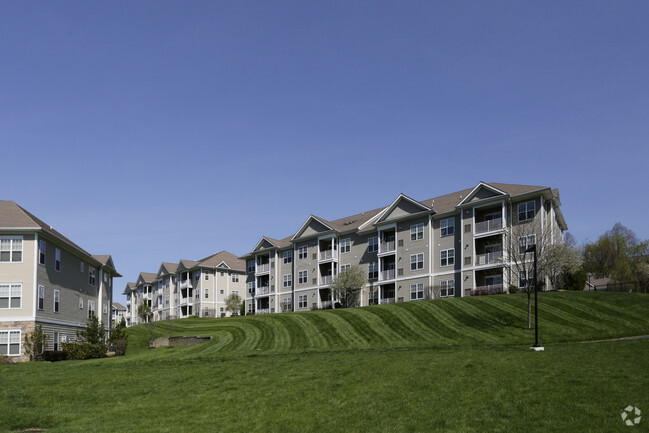 Building Photo - Woodmont Mews