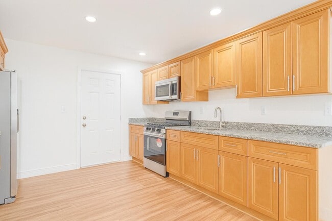 Foto del edificio - 1027 Beech Rd