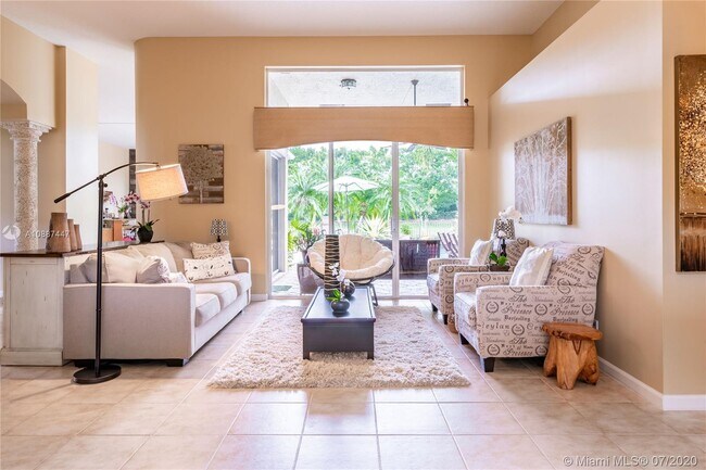 Foto del edificio - 3815 Oak Ridge Cir