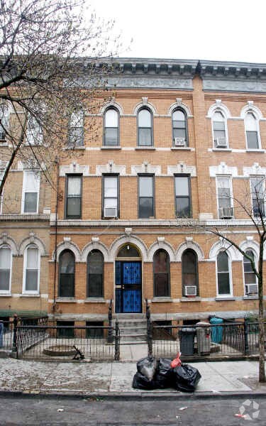Primary Photo - 480 Harman St