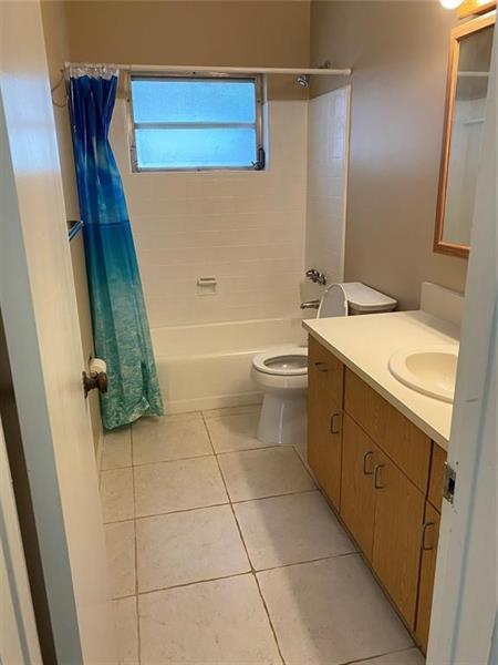 Foto del edificio - 2180 NE 44th St