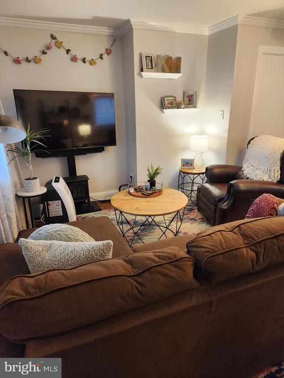 Foto del edificio - 212 W 6th Ave