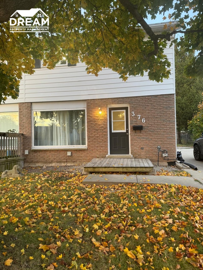 Building Photo - 376 Trudeau Dr