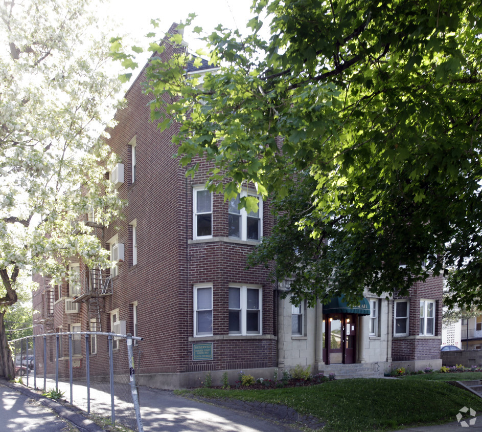 Foto del edificio - Scarsdale Apartments