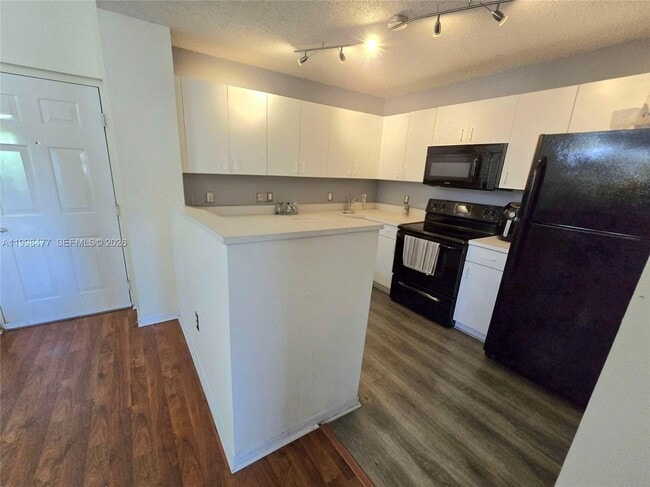 Foto del edificio - 4320 NW 107th Ave