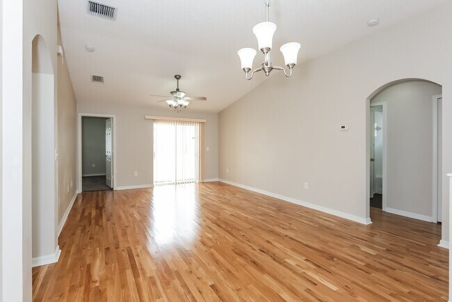Foto del edificio - 11026 Whittney Chase Dr