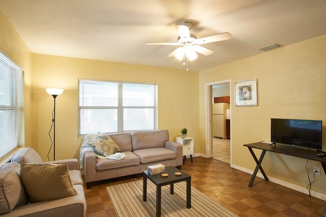 Building Photo - 1518 E Ellicott St