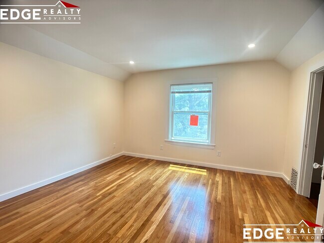 Building Photo - 43 Highland Ave