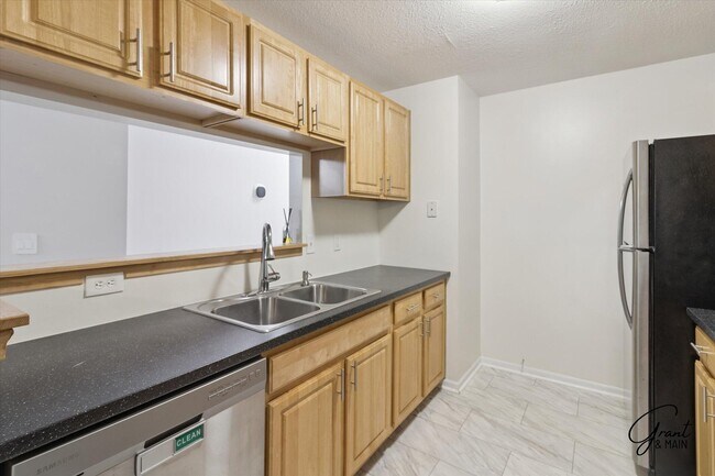 Foto del edificio - 313-313 Marigold Cir