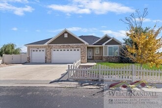 Building Photo - 2094 E Sunnyvale Dr
